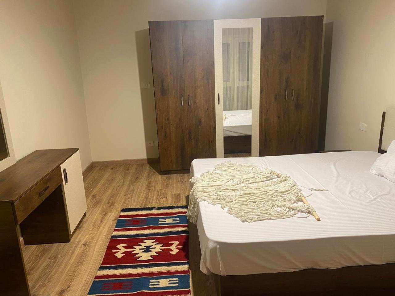 Apartment El Rehab App New